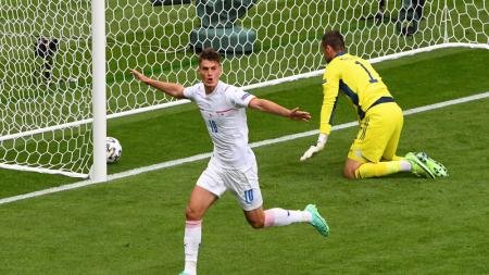 Gol Spektakuler dari Jarak Jauh Gegerkan Dunia Sepak Bola, Fans Terpukau oleh Tendangan Luar Biasa Gol Spektakuler dari Jarak Jauh Gegerkan Dunia Sepak Bola, Fans Terpukau oleh Tendangan Luar Biasa